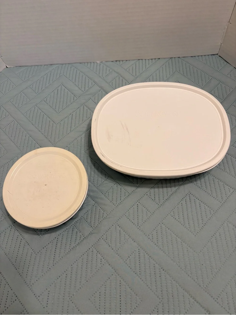 Corning Ware French White Round 16oz & a 1.4 L Oval Casserole Dish Both W/Lids